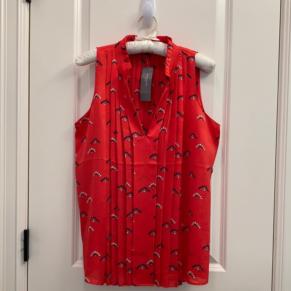 Ann Taylor Sleeveless Blouse - Red - Beautiful - Comfortable